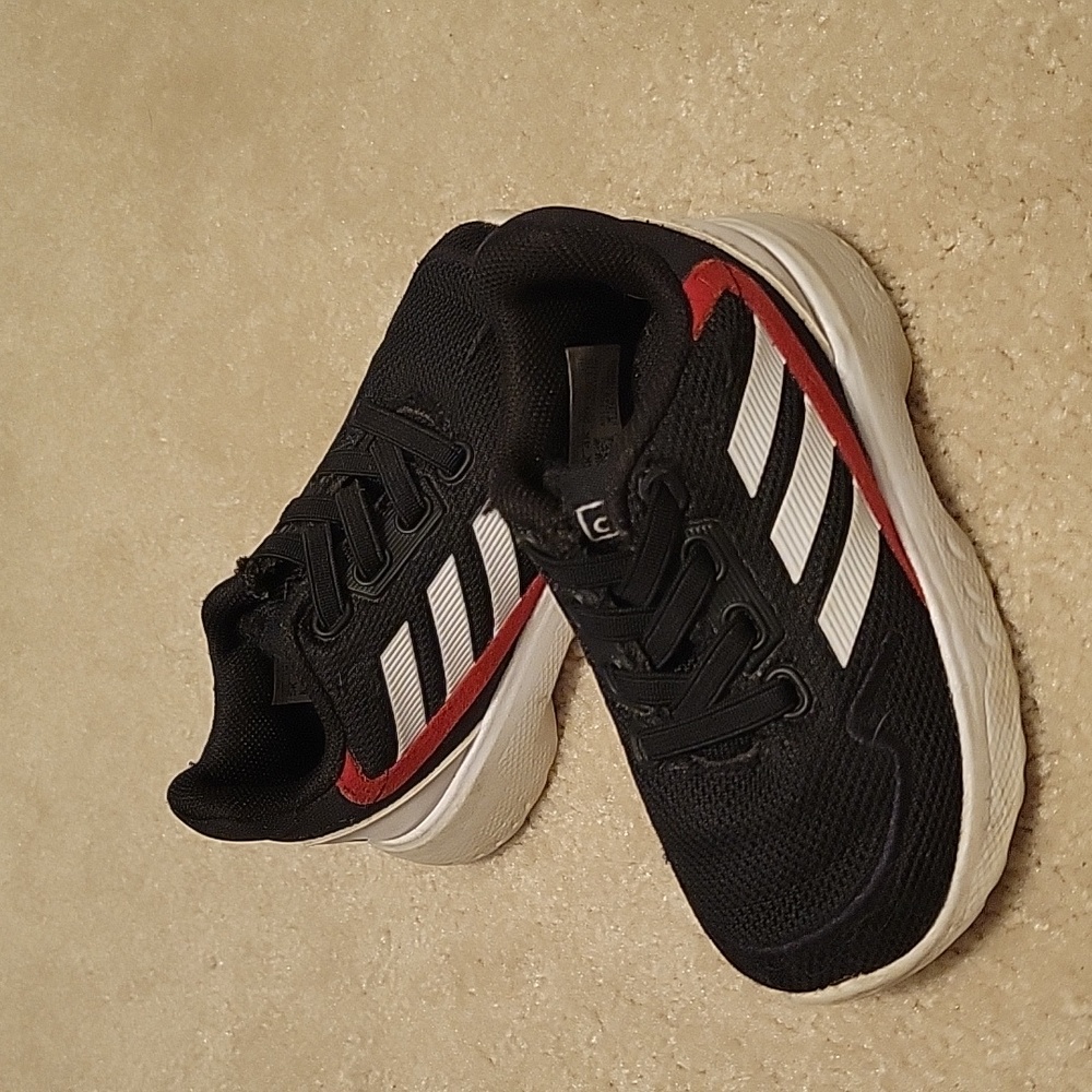 Black Adidas size 5